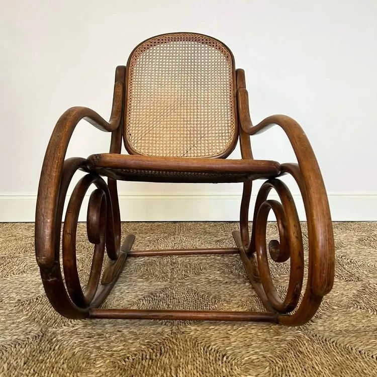 Thonet N0.10 Bentwood Rocking Chair photo for sale