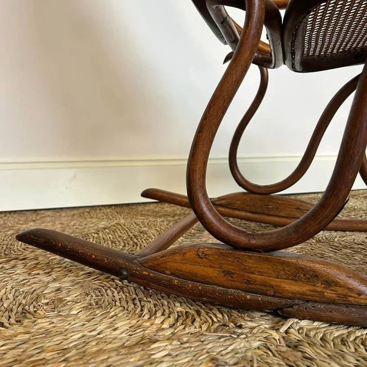 Thonet N0.10 Bentwood Rocking Chair photo vinterior