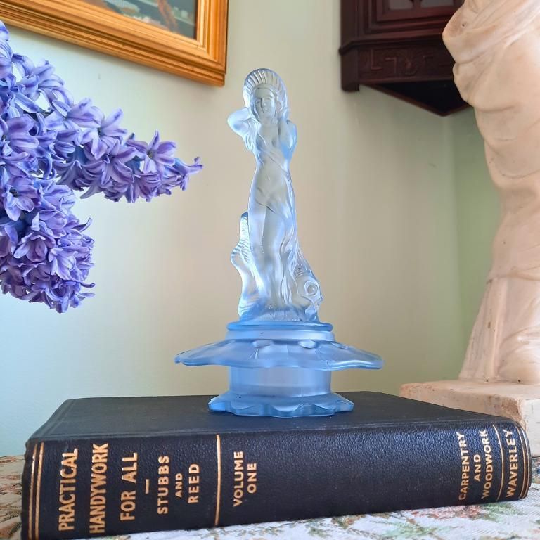 Art Deco Period Arabella Blue Frosted Glass Flower Frog By Walther & Söhne Made In Germany During The 1930s. Very Good Condition photo Art