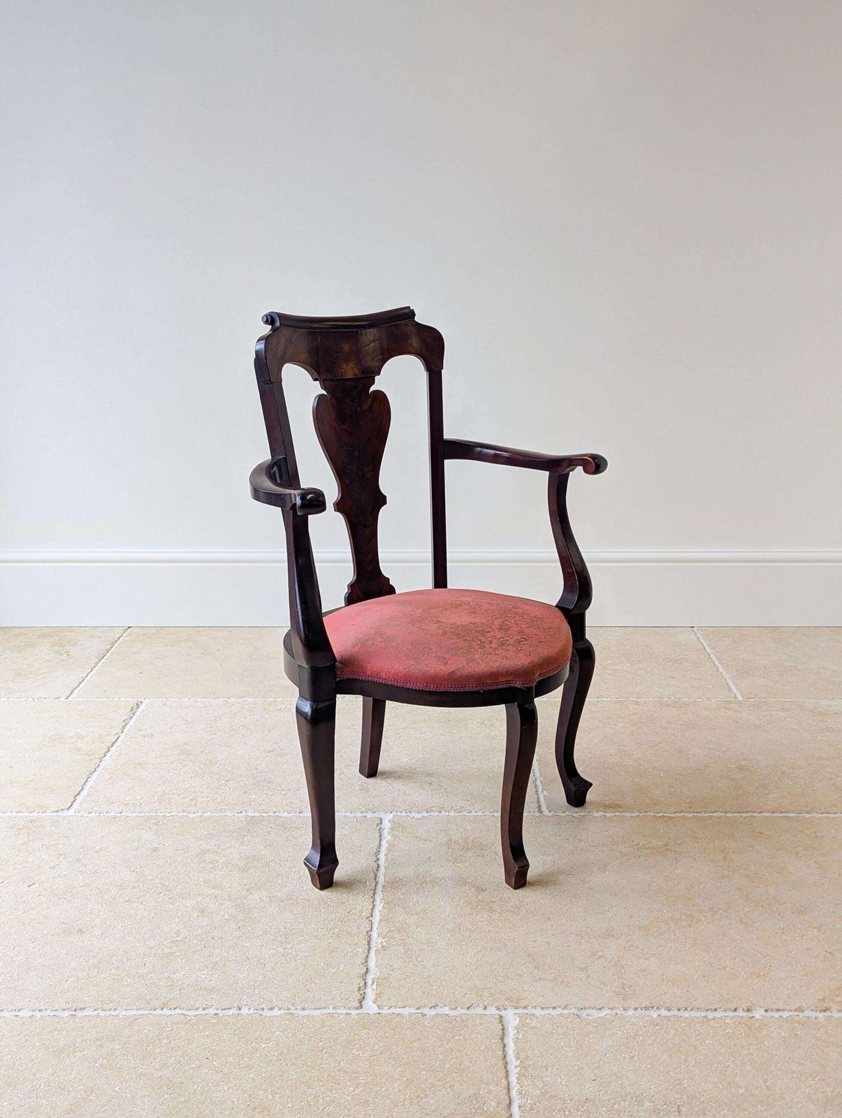 photo furniture Antique Georgian Mahogany Open Armchair C.1750