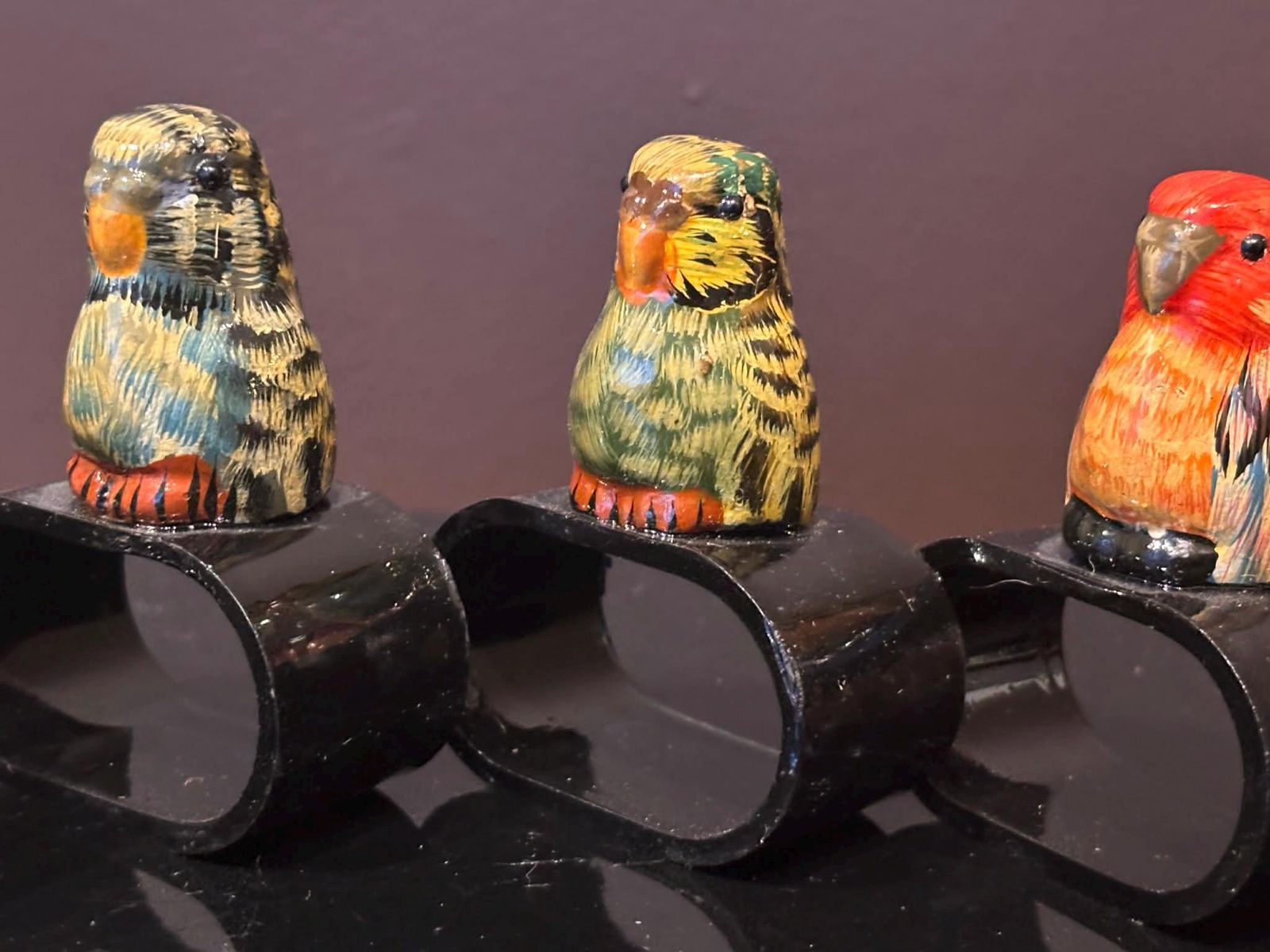 239.0 Vintage Handgeschilderde Servetringen Met Vogels/Papegaaien – Set photo