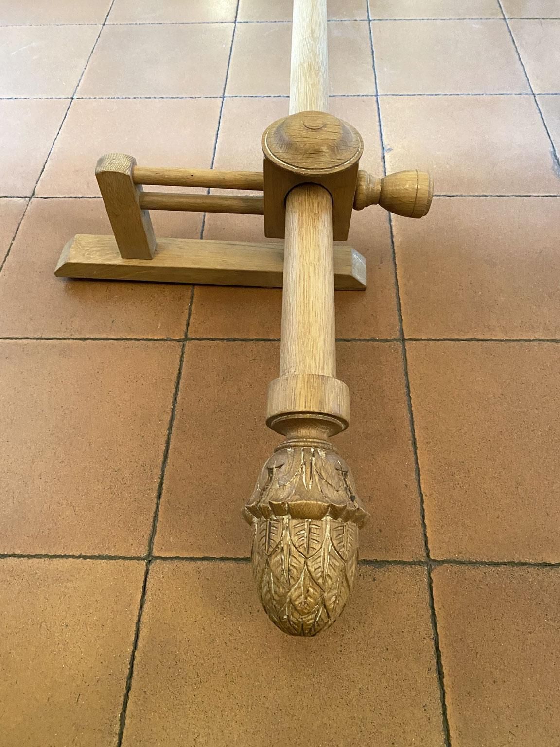 photo vinterior French Vintage Carved In Natural Oak Wood Curtain Rod With Wooden Rings