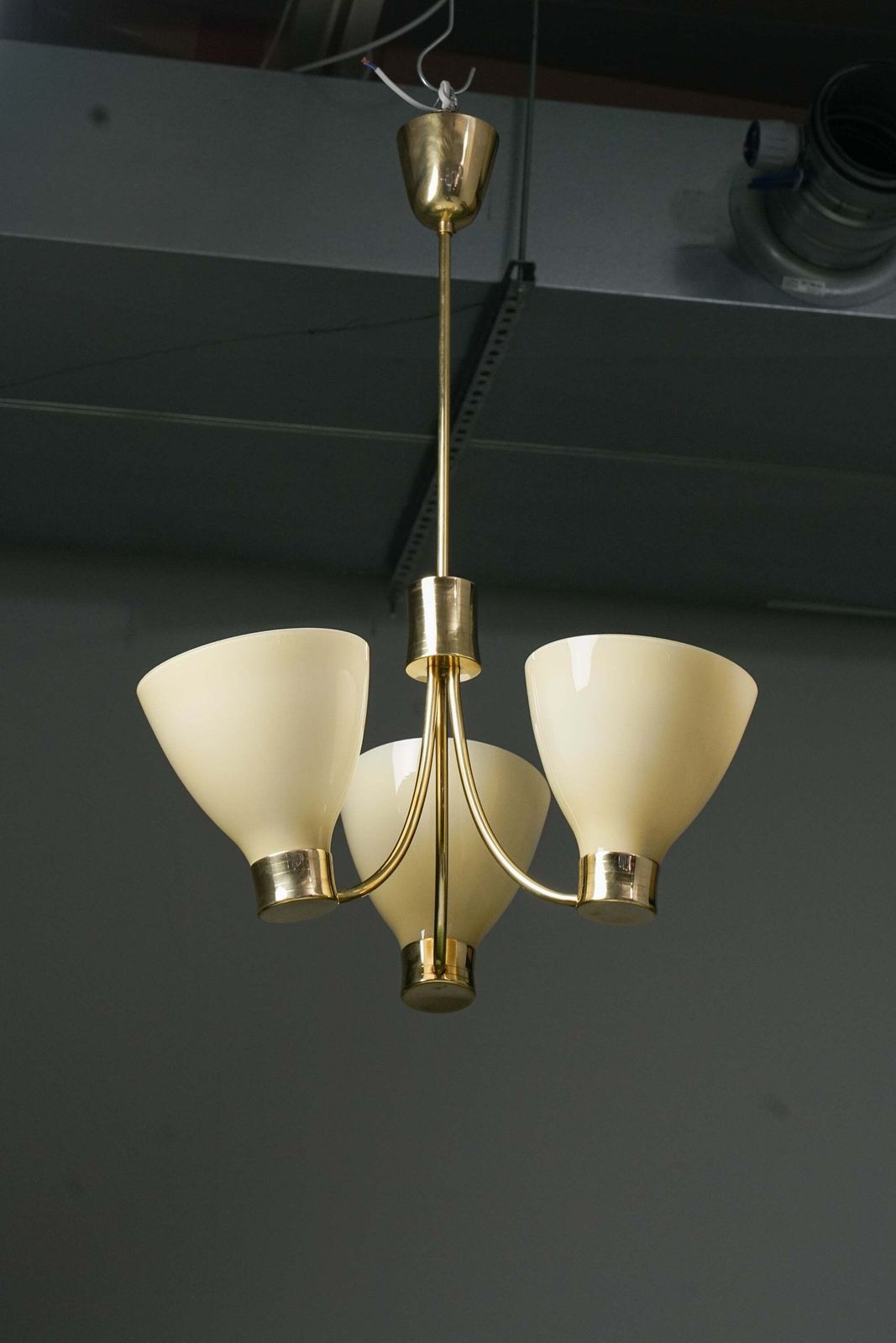Scandinavian Modern Model 212 3 Pendant, Lisa Johansson Pape, Orno Oy, 1950s