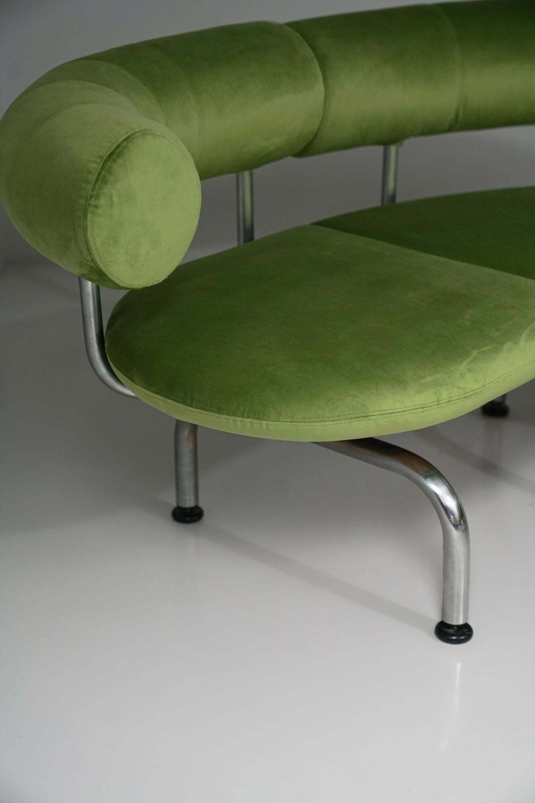 Rare Snake Shaped Sofa, Johannes Foersom & Peter Hiort Lorenzen, Erik Jørgensen photo vinterior