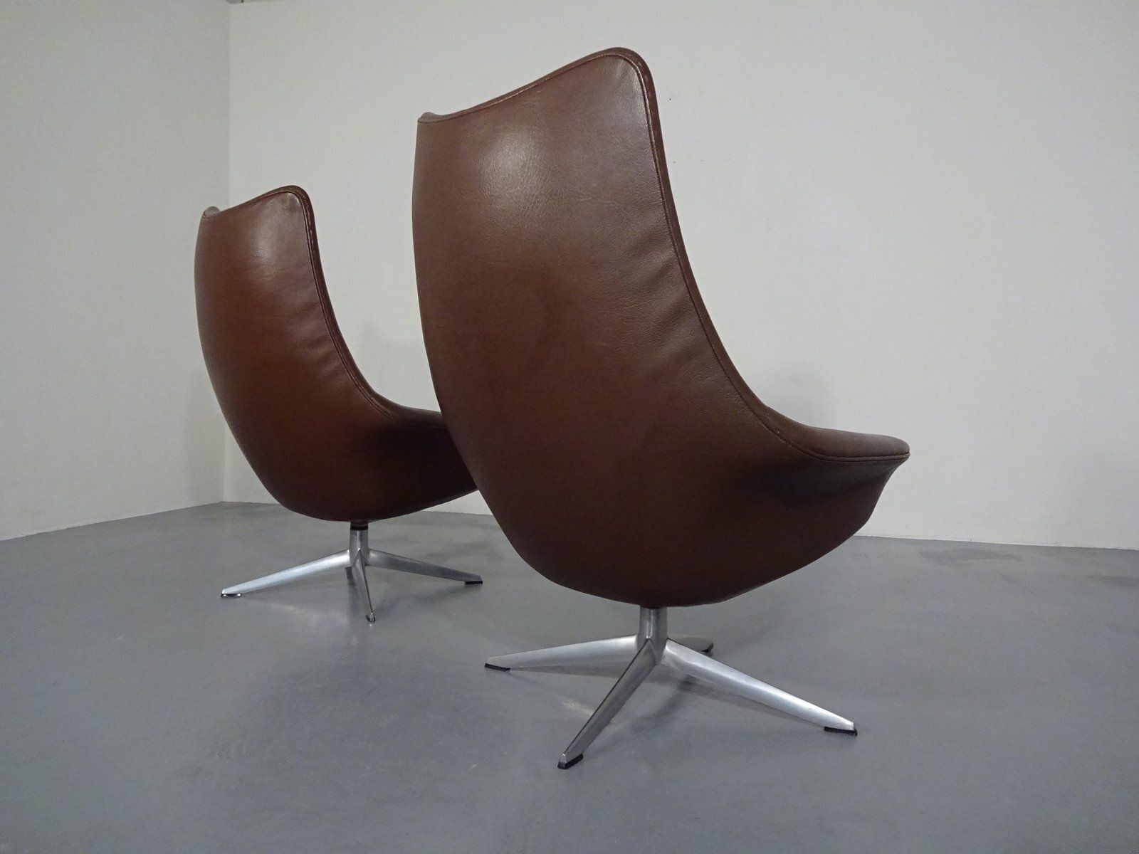 Danish Pirouette Swivel Chair In Leather By H. W. Klein For Bramin, 1960s photo buy