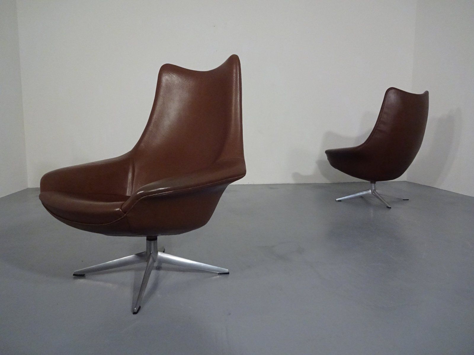 Furniture Danish Pirouette Swivel Chair In Leather By H. W. Klein For Bramin, 1960s photo