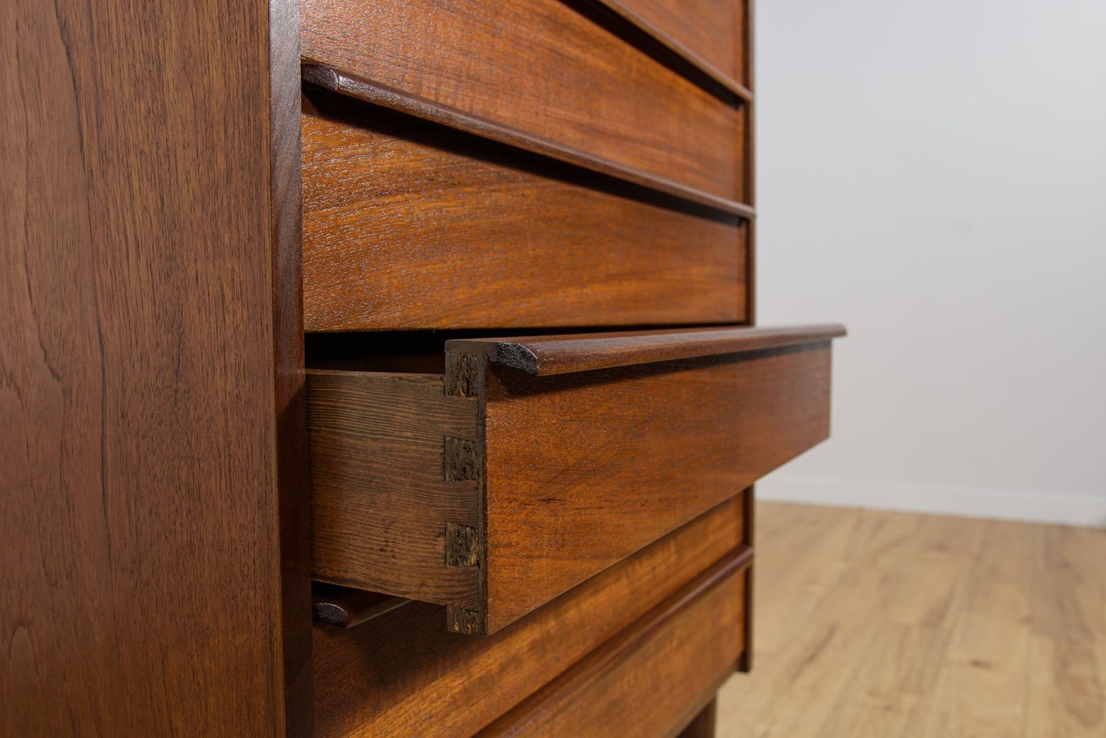 photo furniture Mid Century Teak Dresser, United Kingdom, 1960s