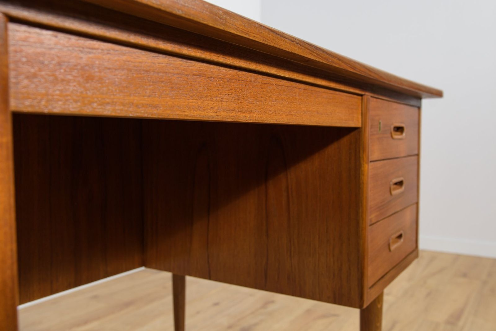 photo vinterior Mid Century Modern Teak Desk From Edmund Jorgensen, Denmark, 1960s