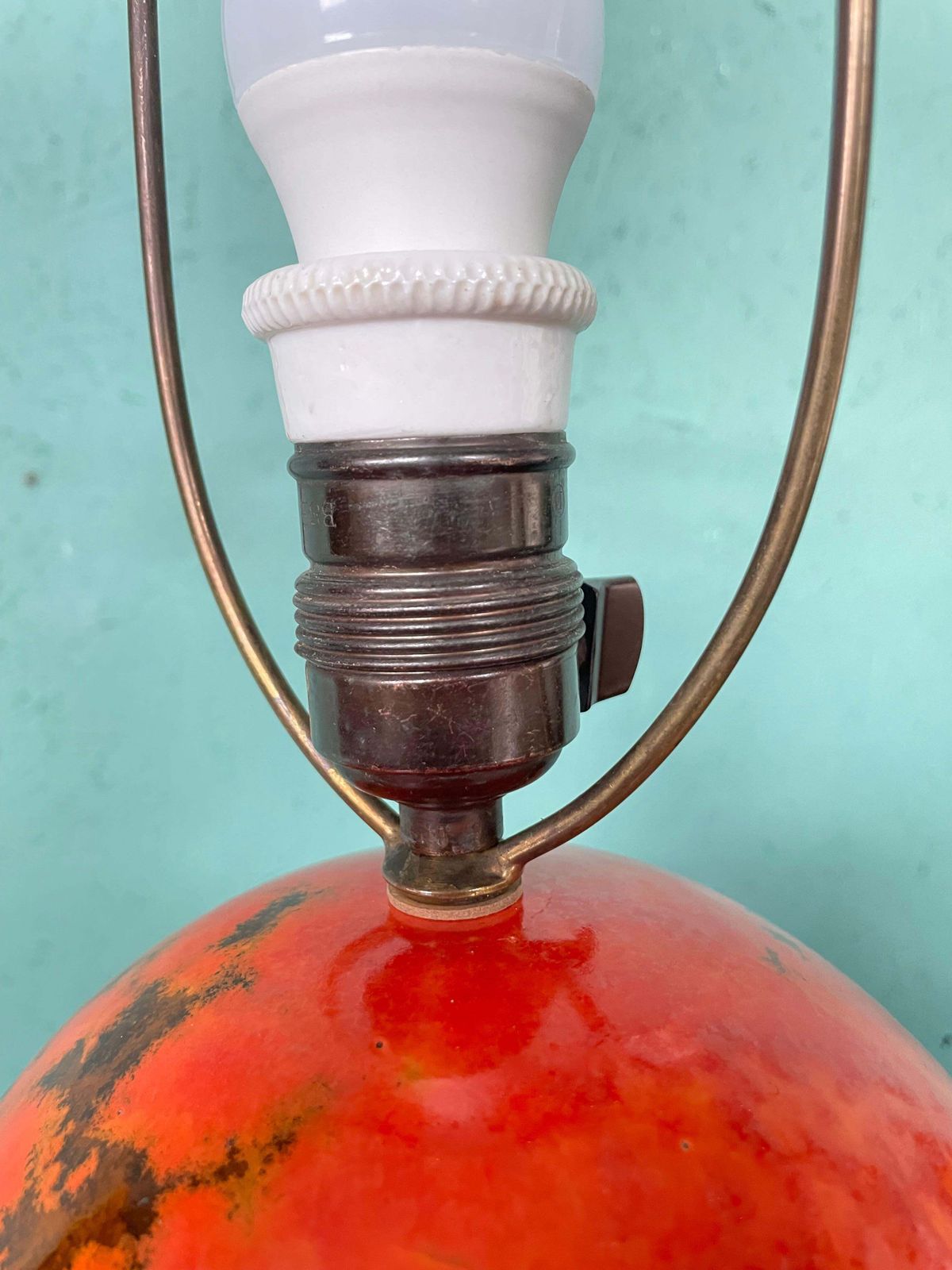 Art Deco Hak Herman Kähler Pottery Lamp, C.1930s Orange Globe With Brass Detais photo vinterior
