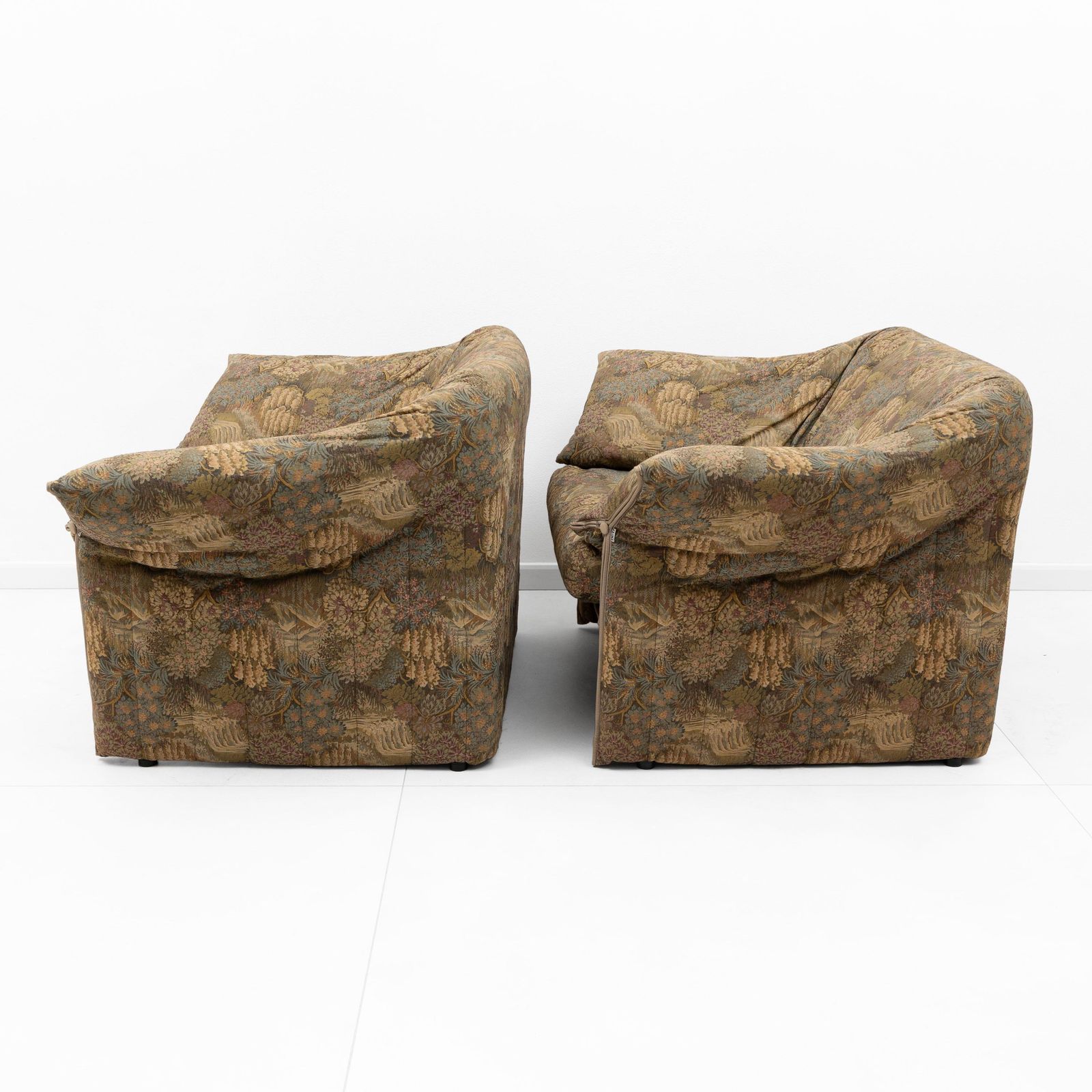 Pair Of Jacquard Fabric Armchairs, Mario Bellini, "Le Stelle" B&B Italia, 1970 photo for sale