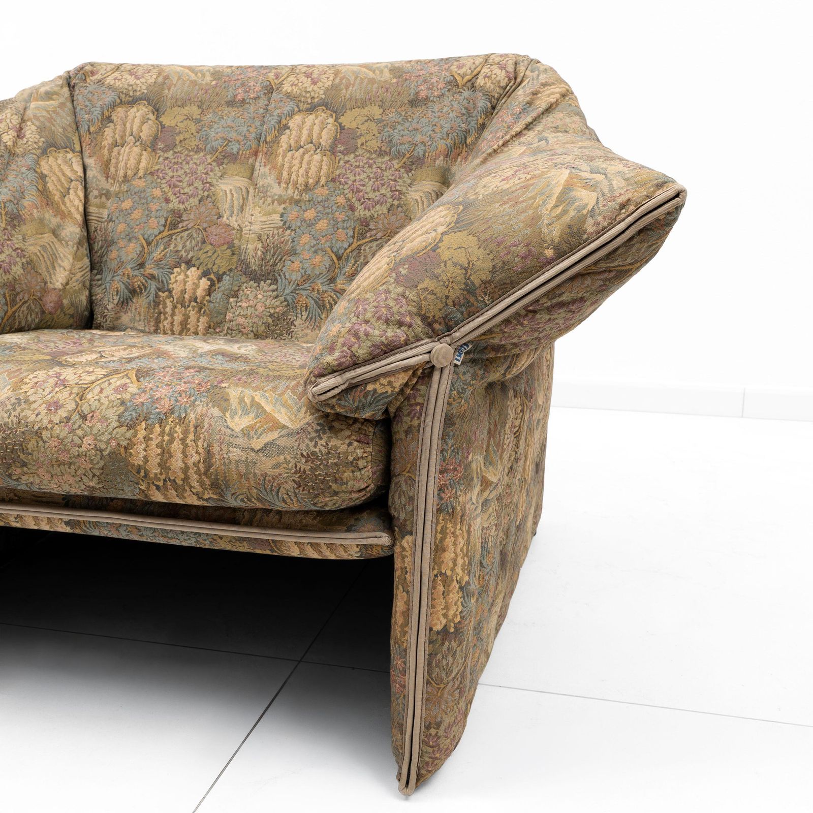 Pair Of Jacquard Fabric Armchairs, Mario Bellini, "Le Stelle" B&B Italia, 1970 photo buy