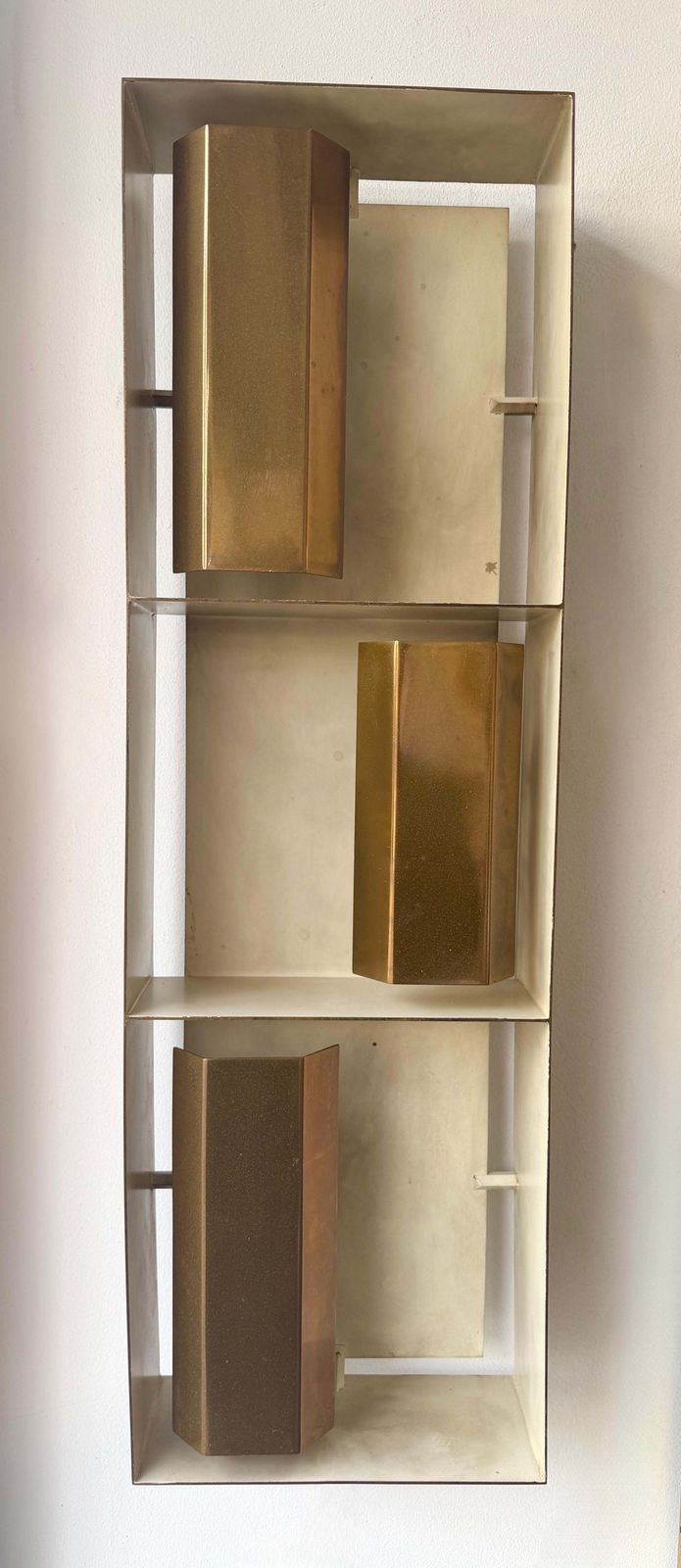 photo vinterior Pair Of Brass Sconces "Finestra" 12664 By Gio Ponti For Arredoluce. Italy, 1950s