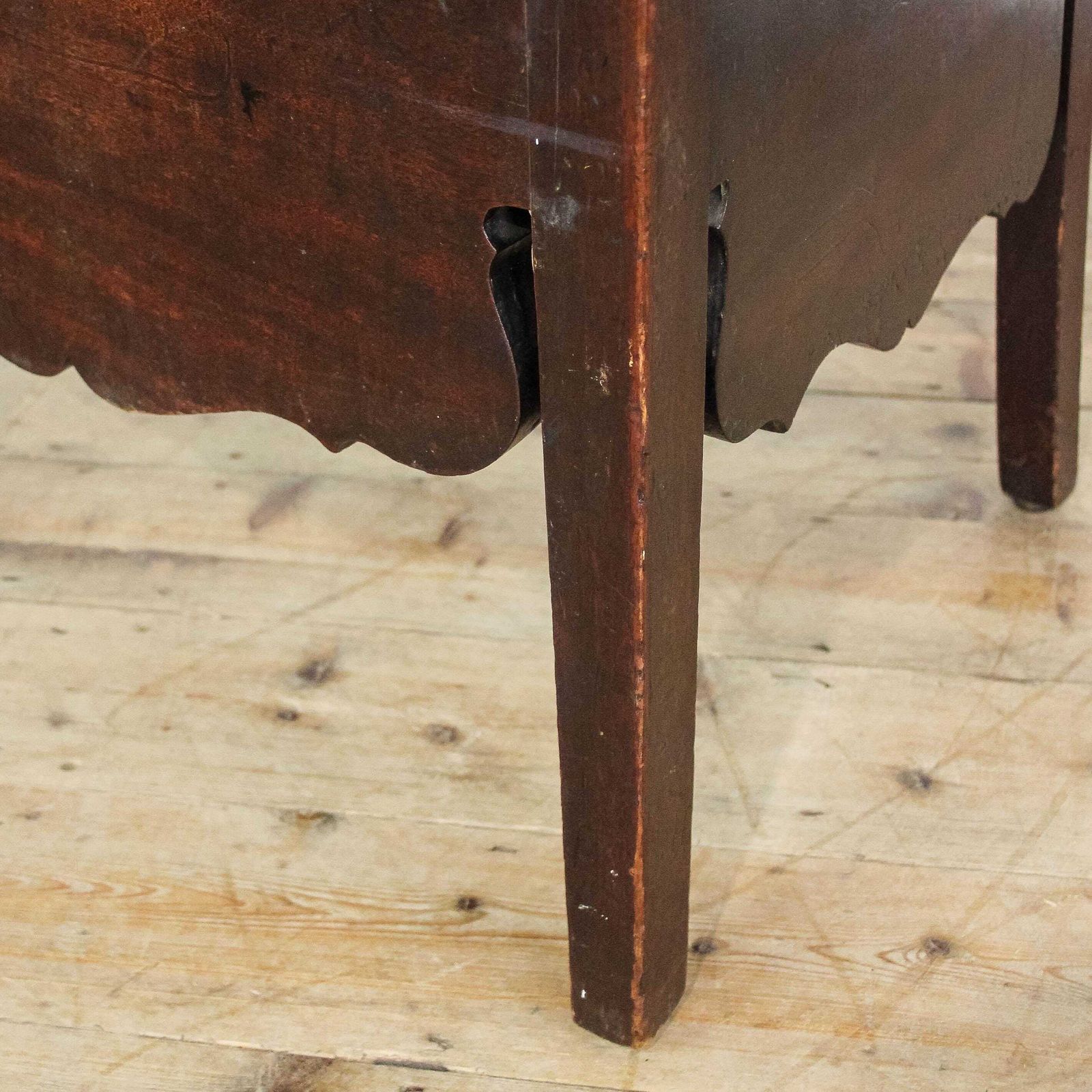 photo furniture Antique 18th Century Oak Commode Armchair | Antique Chair | Armchair | Antiques | Commode (M 6750)