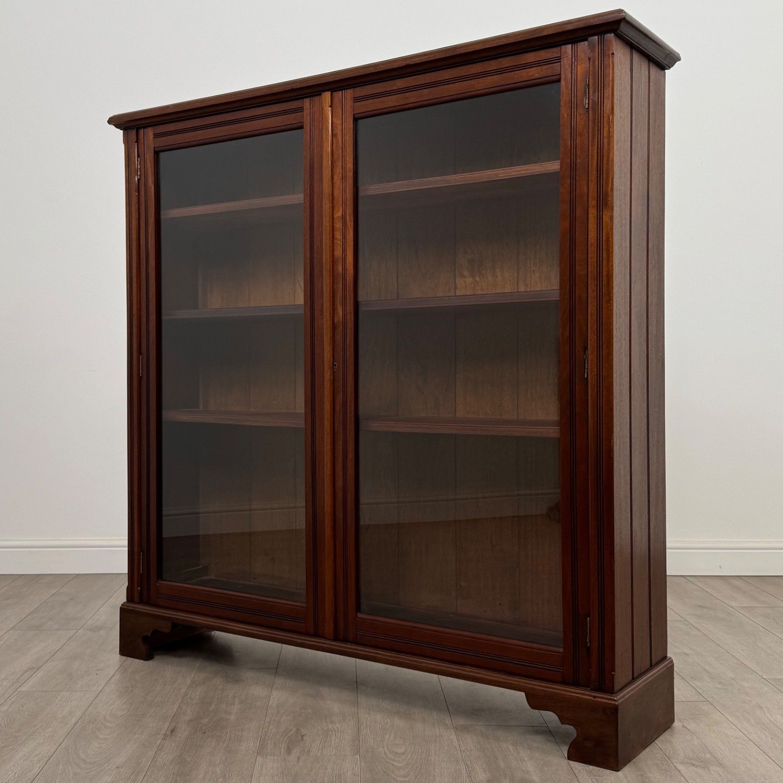 Antique 20th Century Edwardian Display Cabinet In Walnut photo for sale