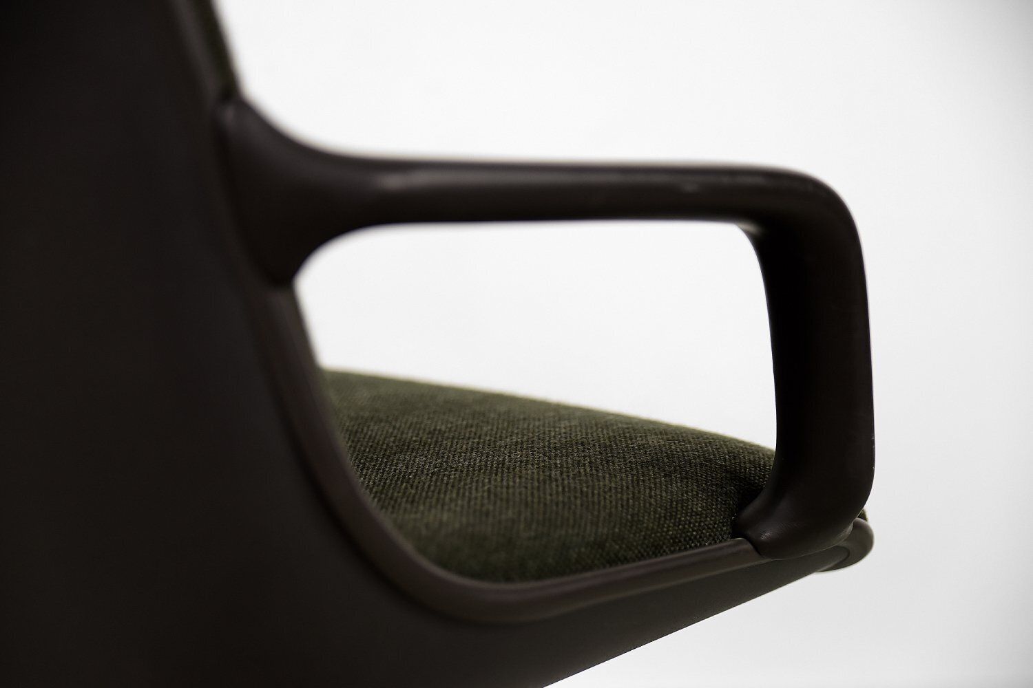 Mid Century Modern German Office Chairs By Pollock For Comforto, 1970s, Set Of 2 photo buy