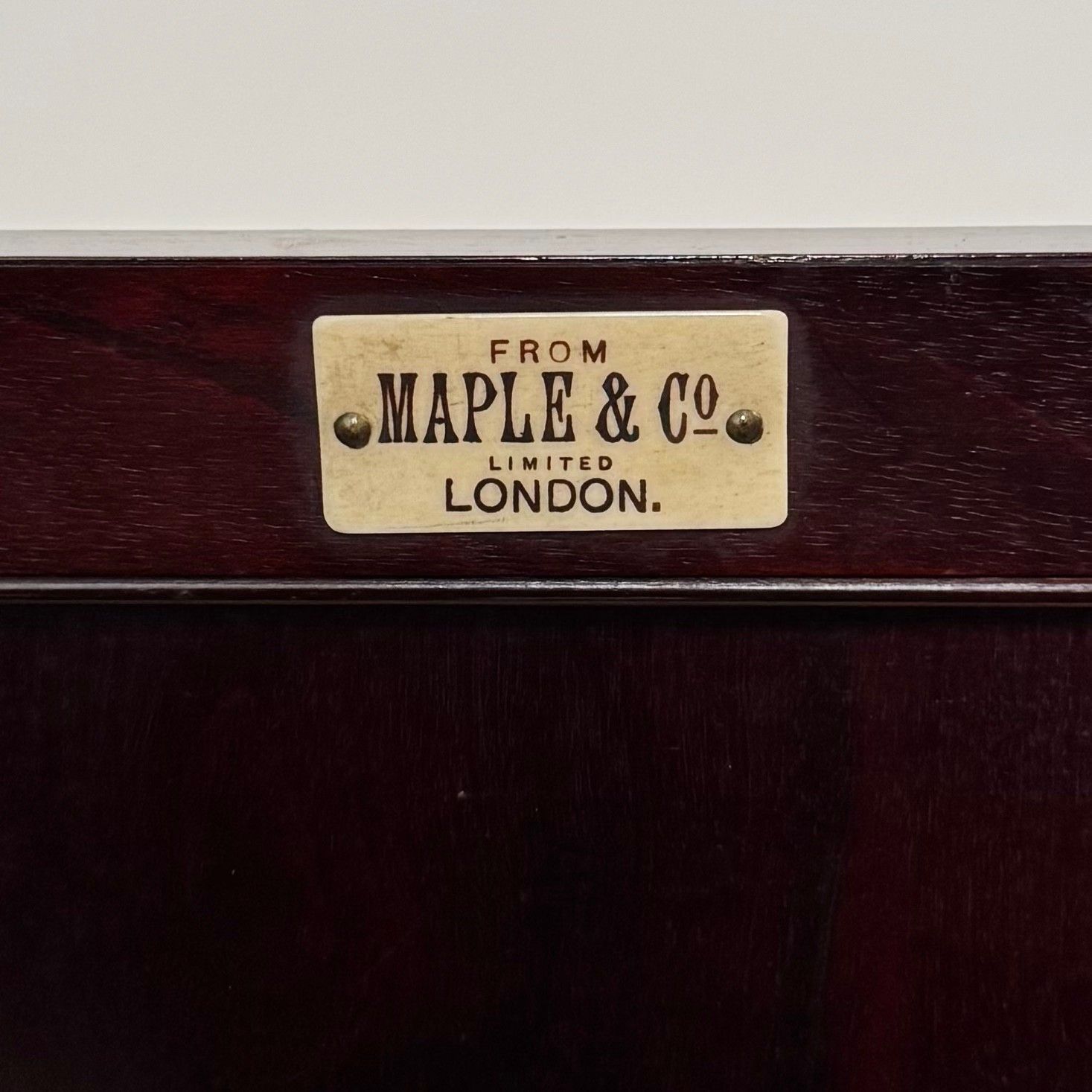 photo buy Antique 19th Century Mahogany Display Cabinet By Maple & Co ( Af 5268 )