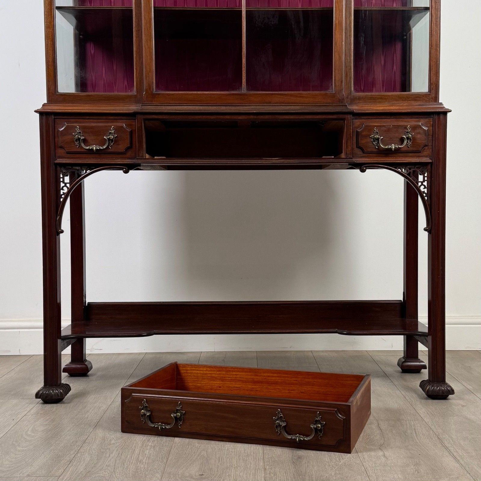 photo for sale Antique 20th Century Chippendale Style Cabinet In Mahogany ( Af 5305 )