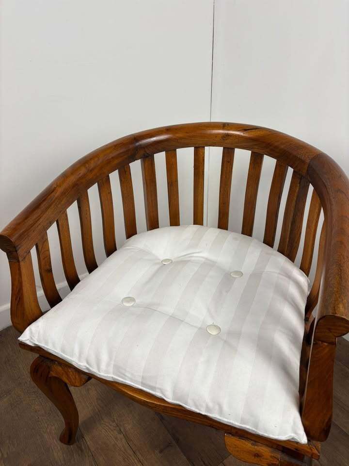 Antique Style Hardwood Bergère Chair photo vinterior