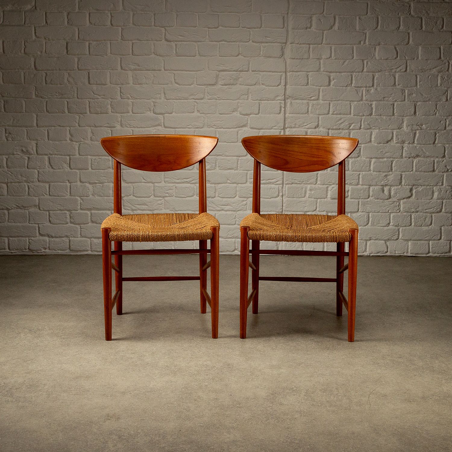 photo buy Set Of 10 Model 317 And 316 Dining Chairs And Stools By Hvidt And Mølgaard Nielsen For Søborg Møbelfabrik