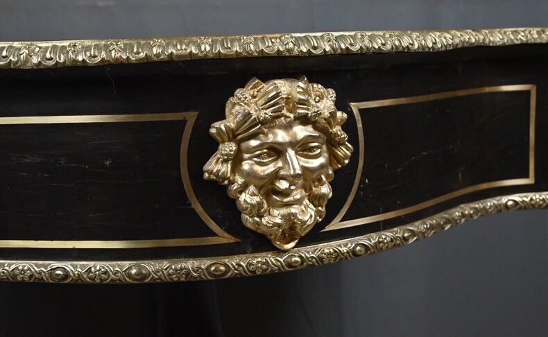 photo furniture Violin Shaped Table In Boulle Marquetry, Napoleon III Period – Mid 19th Century