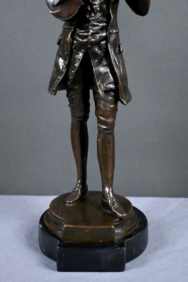 Bronze Sculpture "Mozart Tuning His Violin" – 20th Century photo vintage