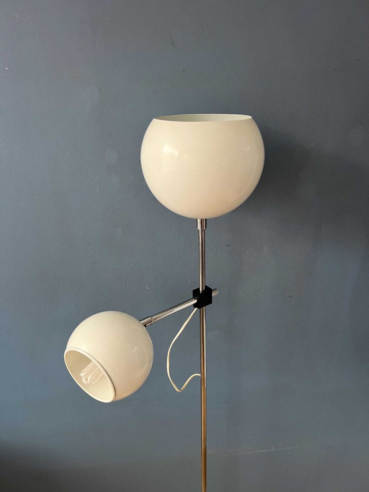 Witte Mid Century Space Age Eyeball Vloerlamp photo vintage