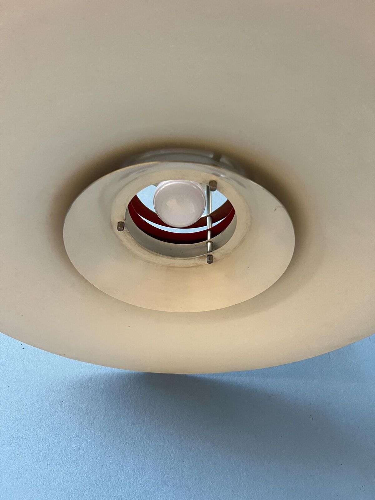 photo for sale Grote Vliegende Schotel Ufo Hanglamp Met Oranje Licht