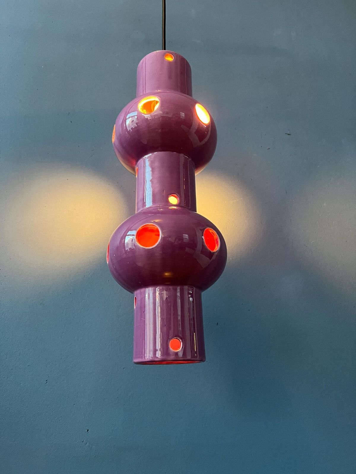 photo furniture Vintage Roze Paarse Keramische Hanglamp, West Duitsland