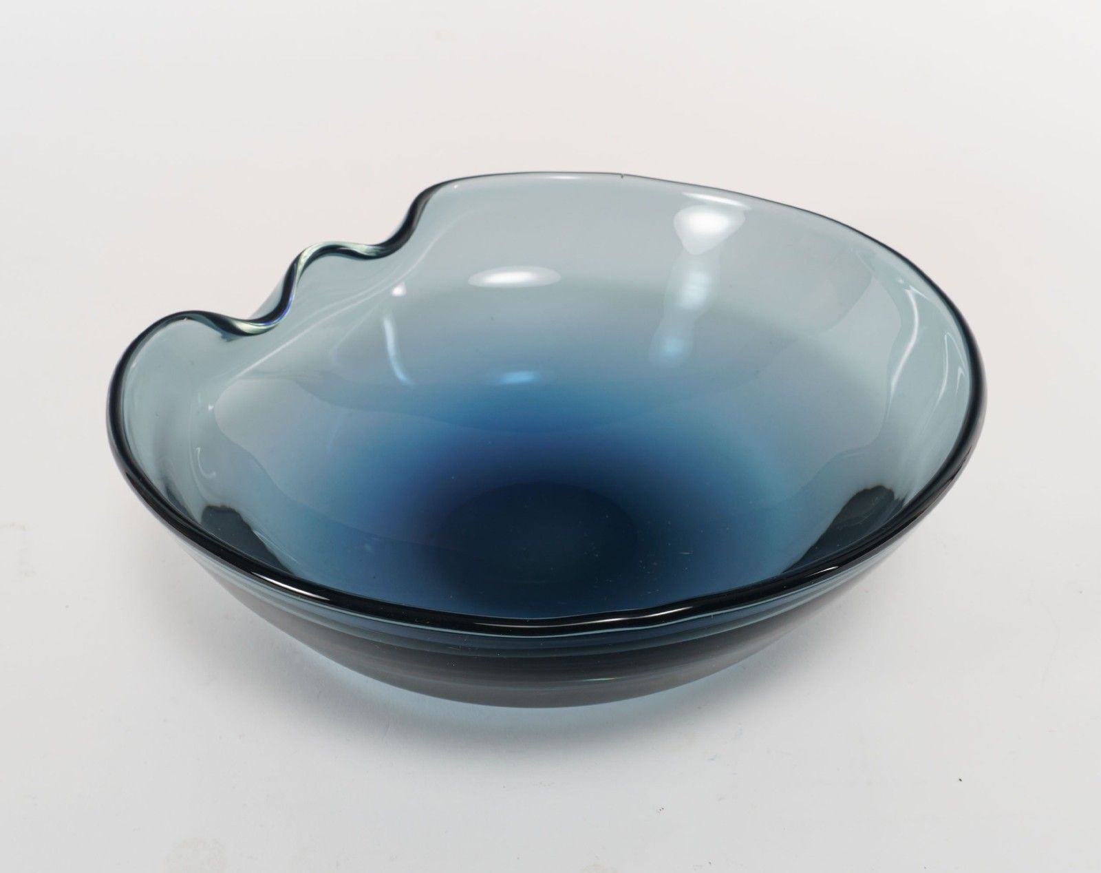 Seguso Vetri D'arte Flavio Poli – Vintage Murano Glass Crimped Blue Bowl & Label photo furniture
