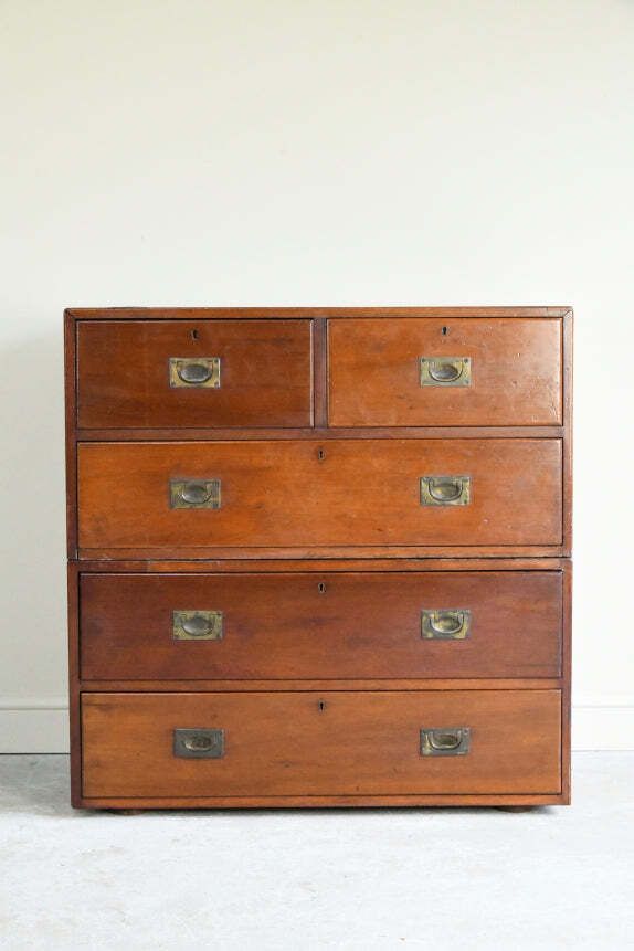 photo vinterior Antique Mahogany Campaign Chest