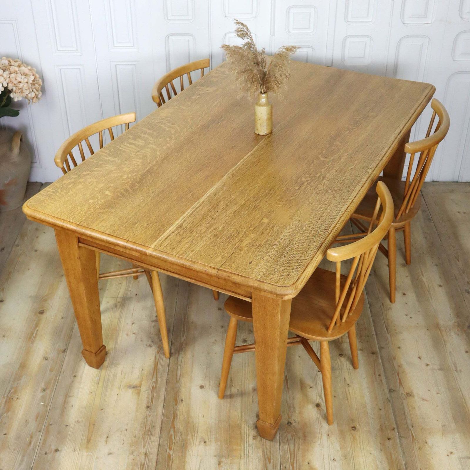 photo furniture Antique Solid Oak Dining Table
