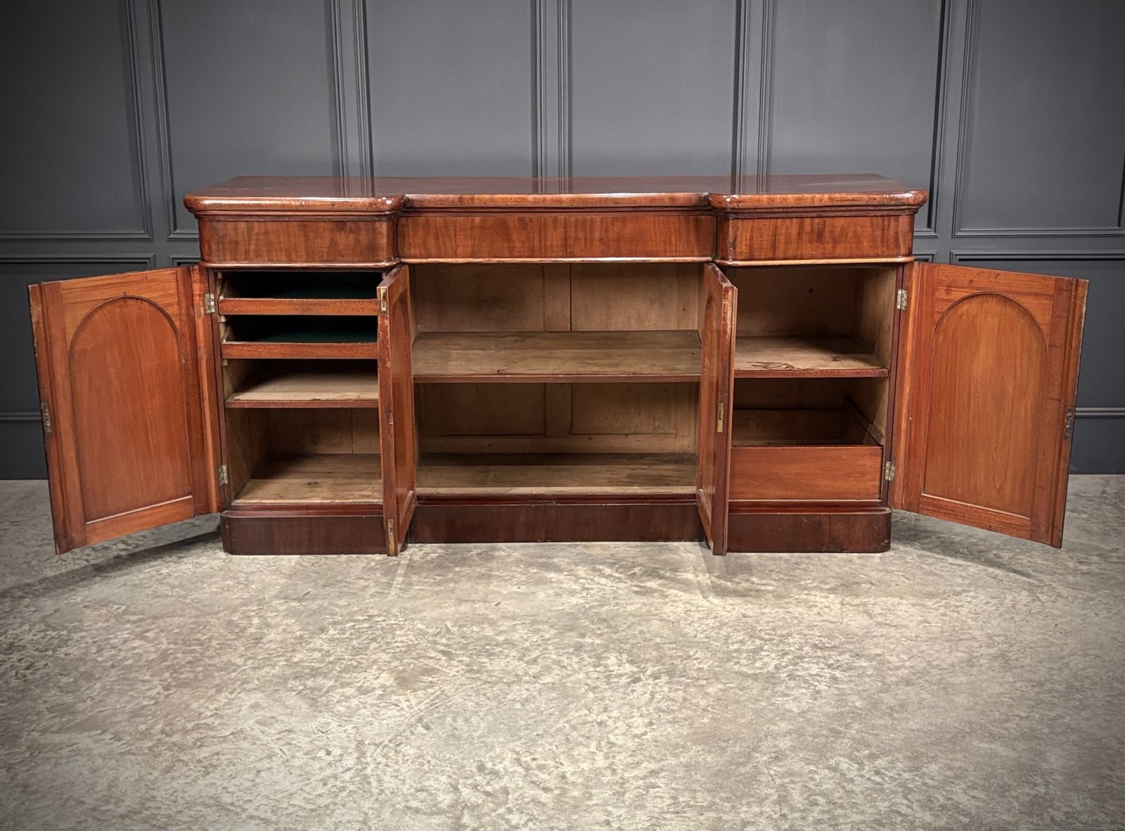 Victorian Mahogany Inverted Breakfront Sideboard photo 1625.0