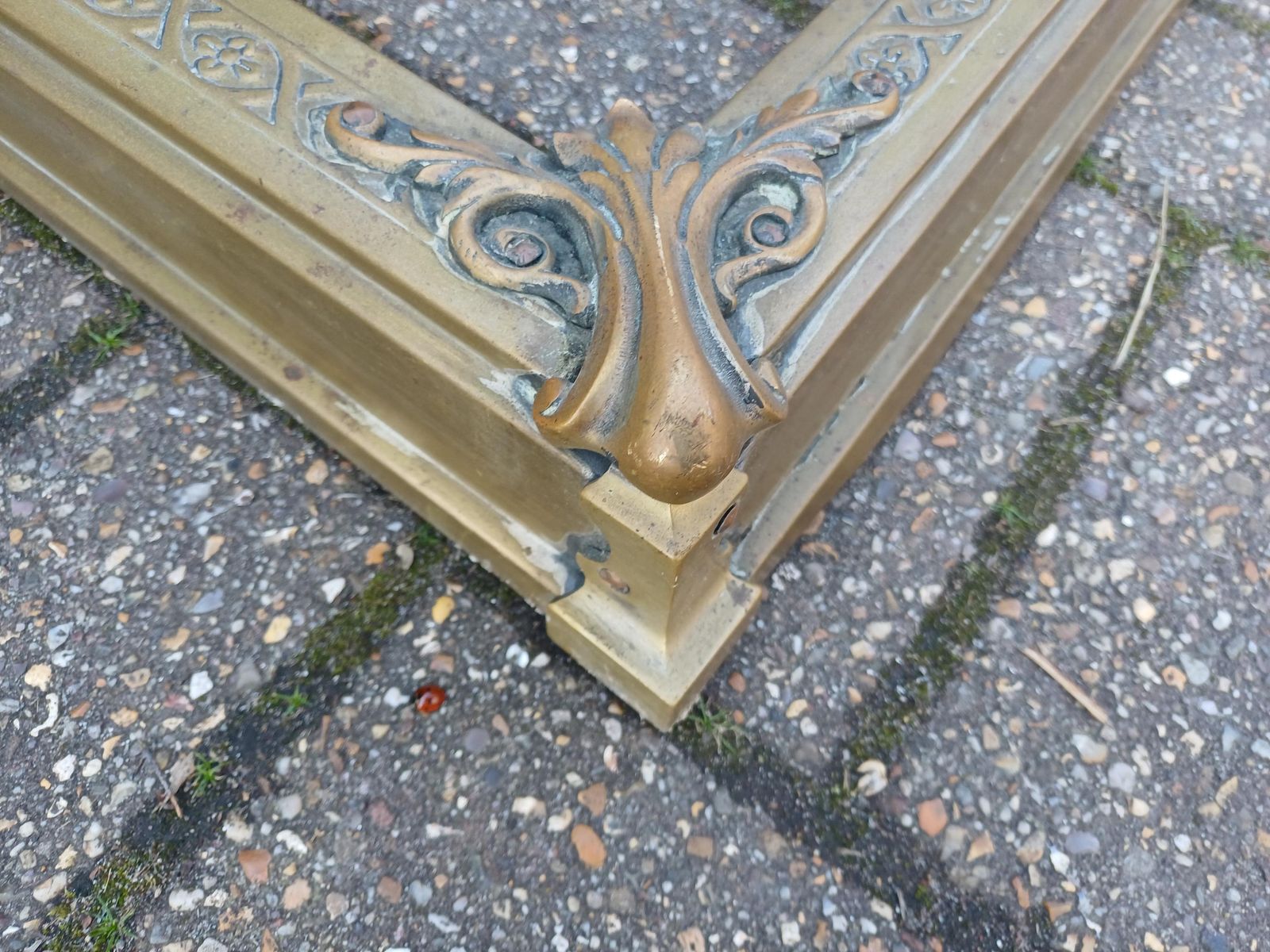 Home Fixtures Early 20th Century Brass Fireplace Fender Ornate Victorian Style Hearth Guard Antique photo