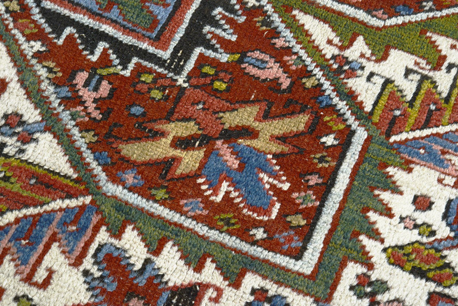 Antique Heriz Carpet 325x231 Cm Ca.1920 photo vinterior