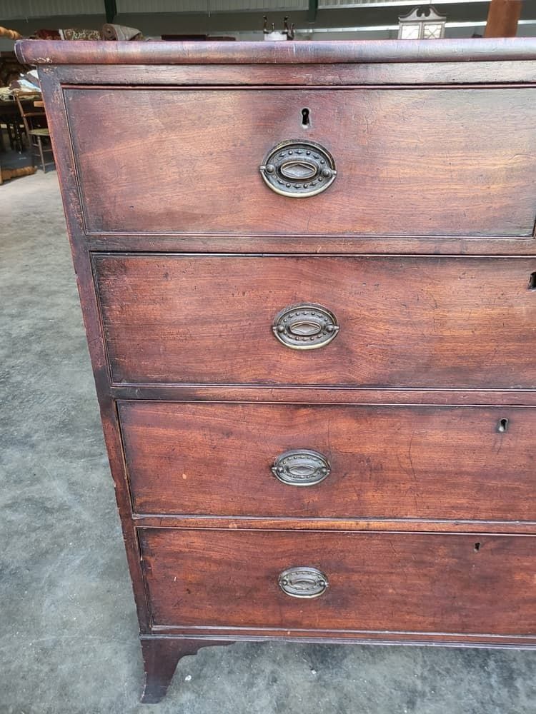 photo vintage Antique Georgian 2 Over 3 Chest Of Drawers Splayed Legs