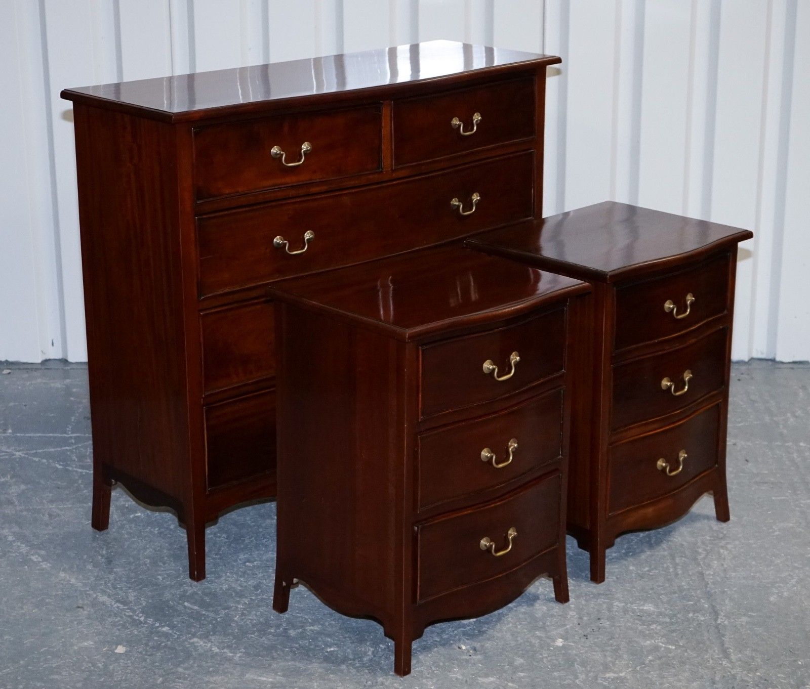 photo vintage Georgian Revival Style Serpentine Chest Of Drawers Made By Brights Of Nettlebed