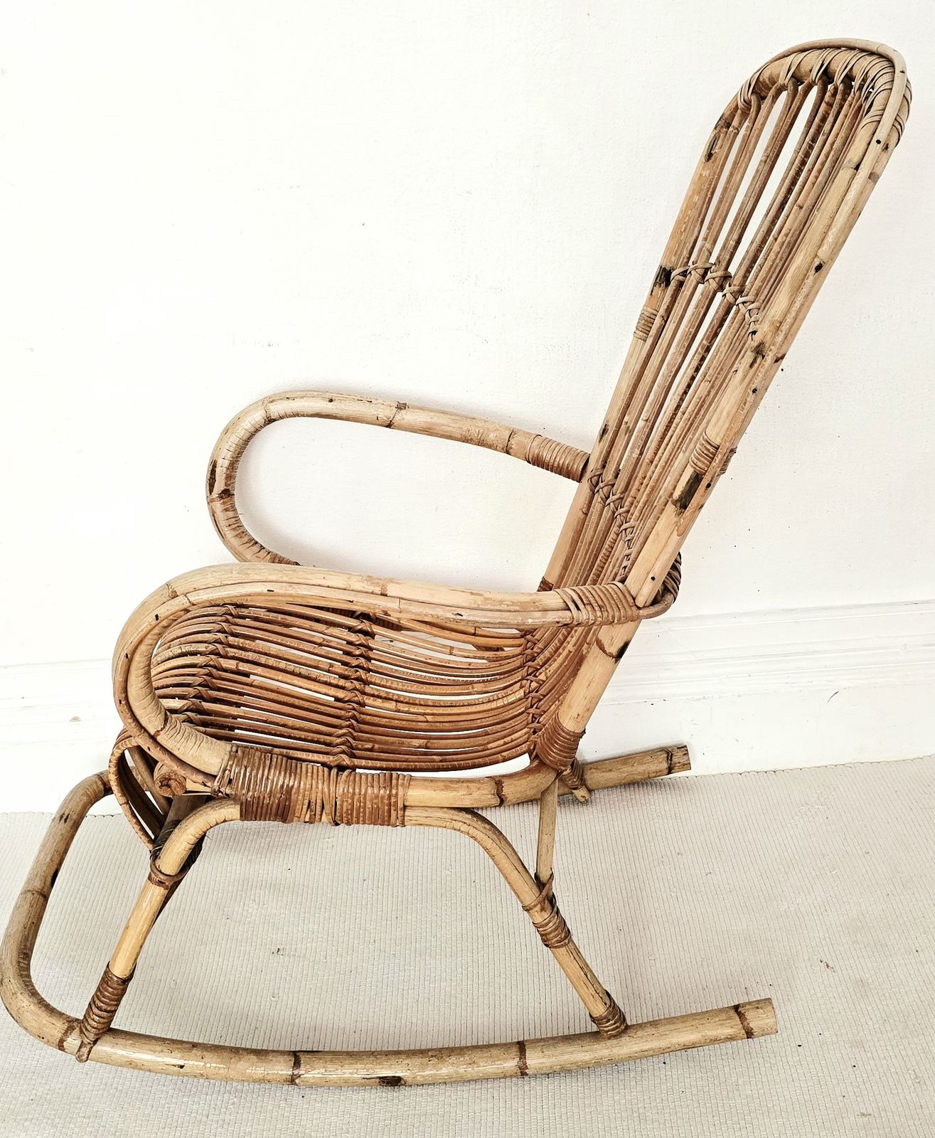 photo vinterior Mid Century Italian Bamboo Rocking Chair, Franco Albini, 1950s.
