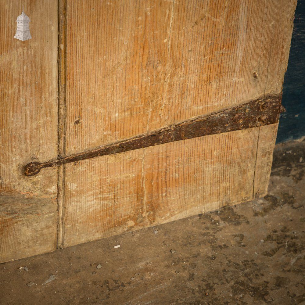 Ledged Plank Door, Reclaimed Cottage Door photo vinterior