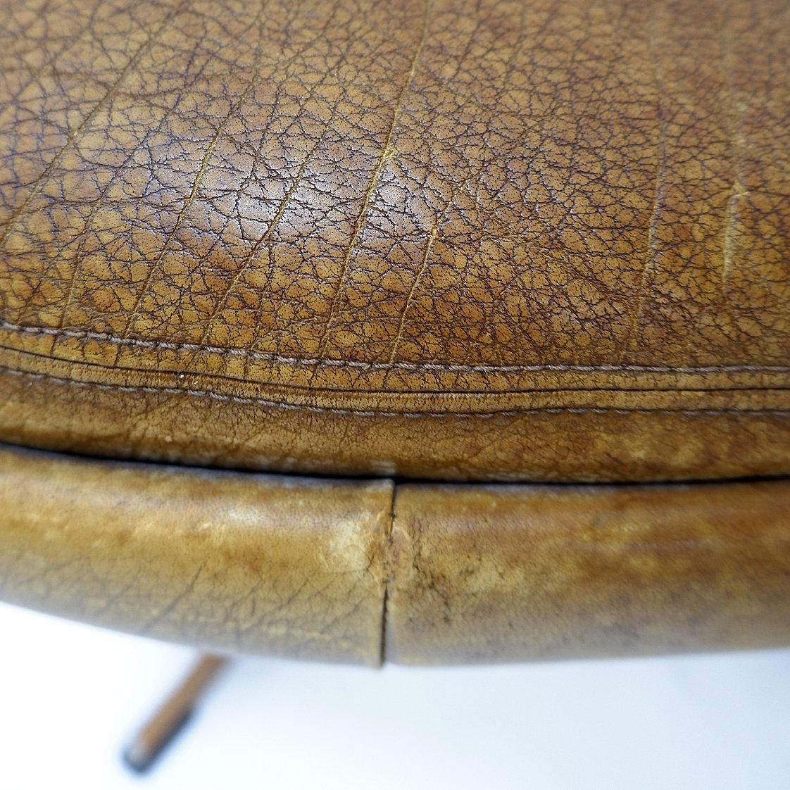 729.0 Swivel Footrest In Brown Leather With Metal Base   De Sede, Switzerland. photo