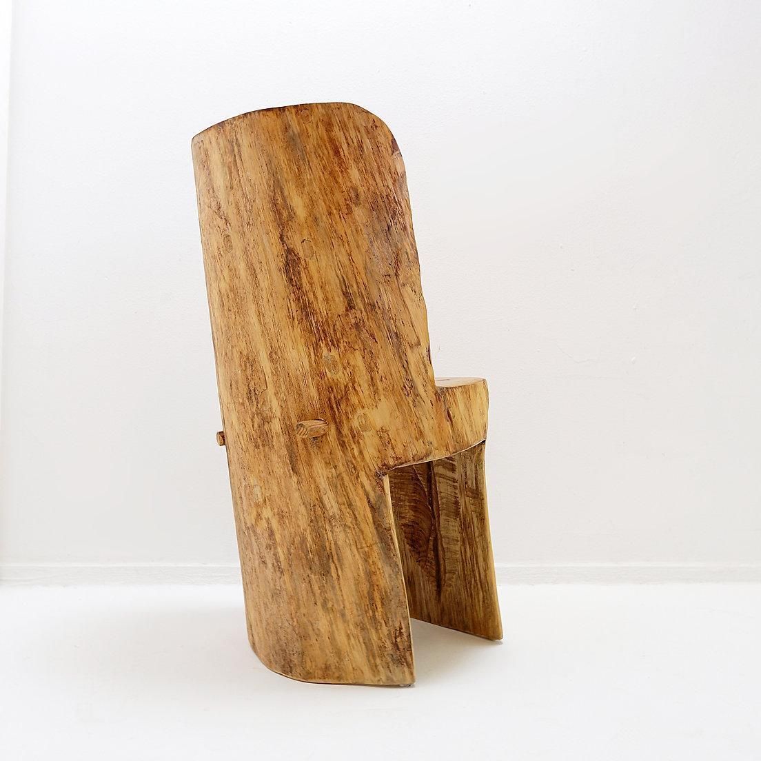 photo vintage Sculptural Brutalist Chair In Solid Oak In Wabi Sabi Style