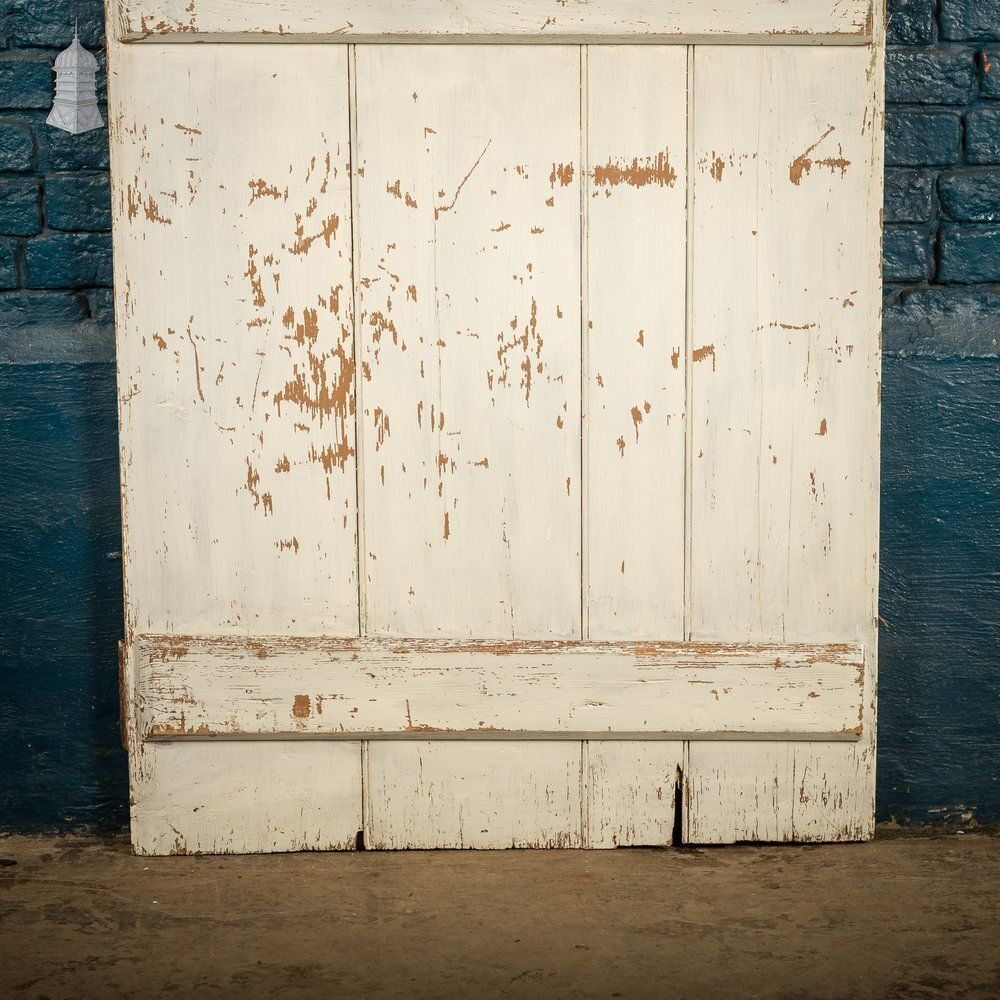 238.0 Plank & Ledge Door, White Painted Beadboard photo