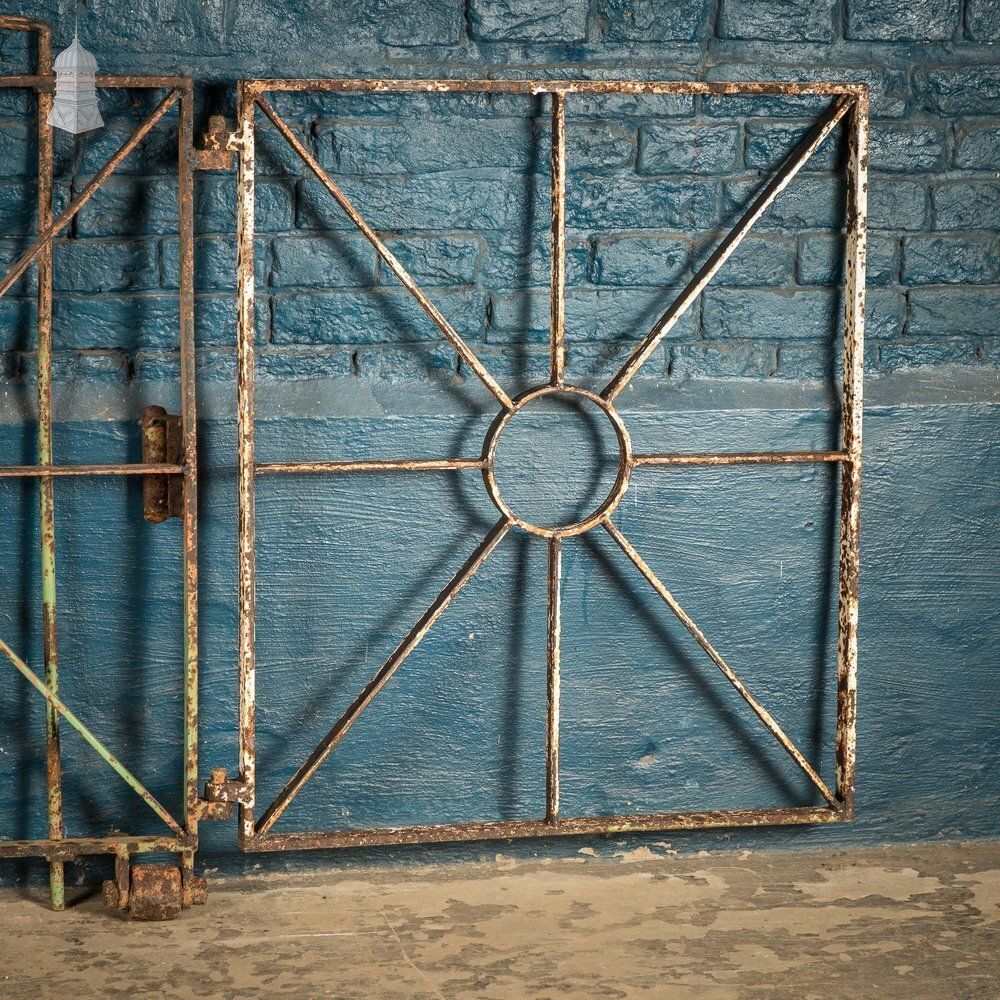 Asymmetric Double Gate, Reclaimed Pedestrian And Driveway Gate photo vinterior