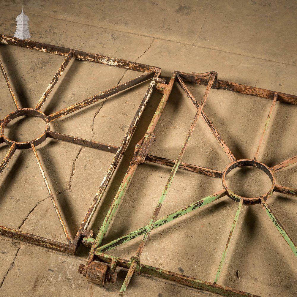 Home Fixtures Asymmetric Double Gate, Reclaimed Pedestrian And Driveway Gate photo