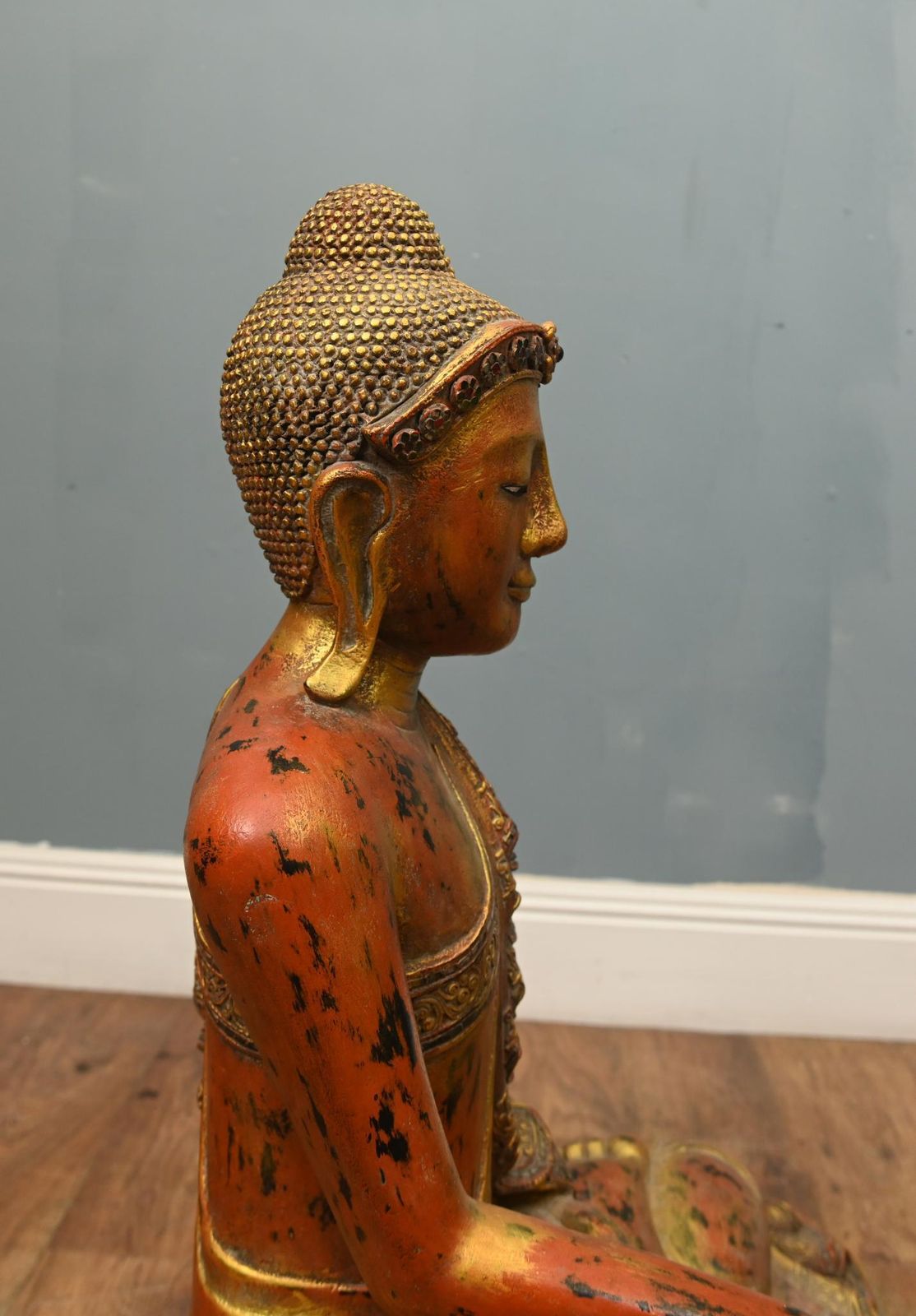 photo furniture Carved Burmese Buddha Statue Lotus Pose Mudra Buddhism.