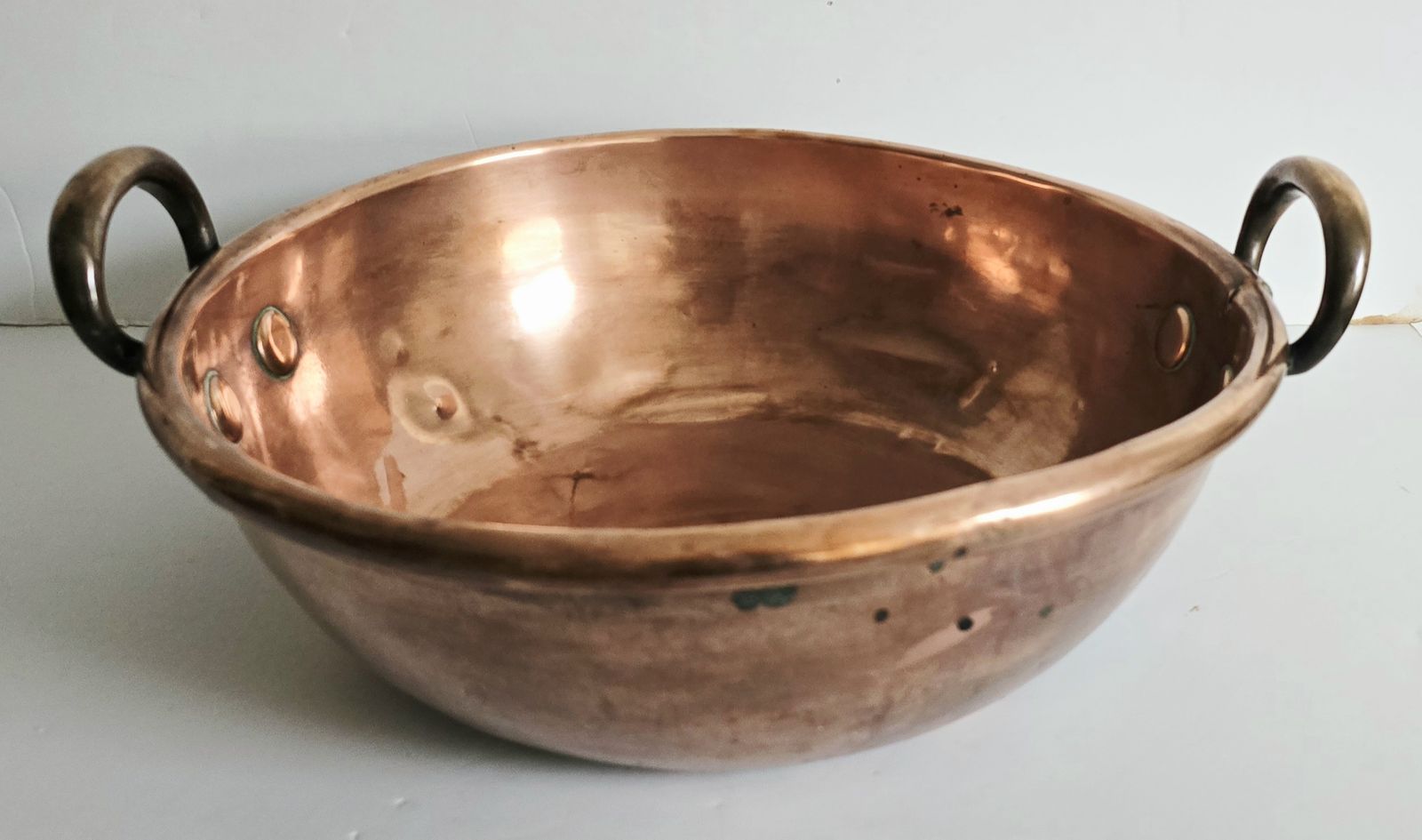 Large Antique Copper Cauldron, 19th Century. photo 340.0