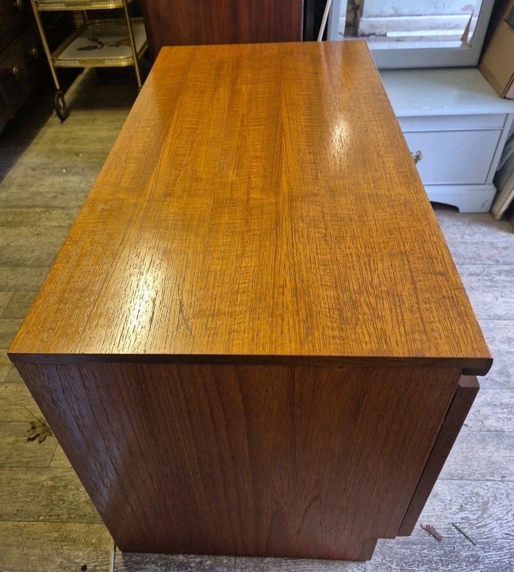 Retro/Mi Century Teak Tv Hi Fi Cabinet By Parker Knoll Nathan (Squares)furniture photo vintage
