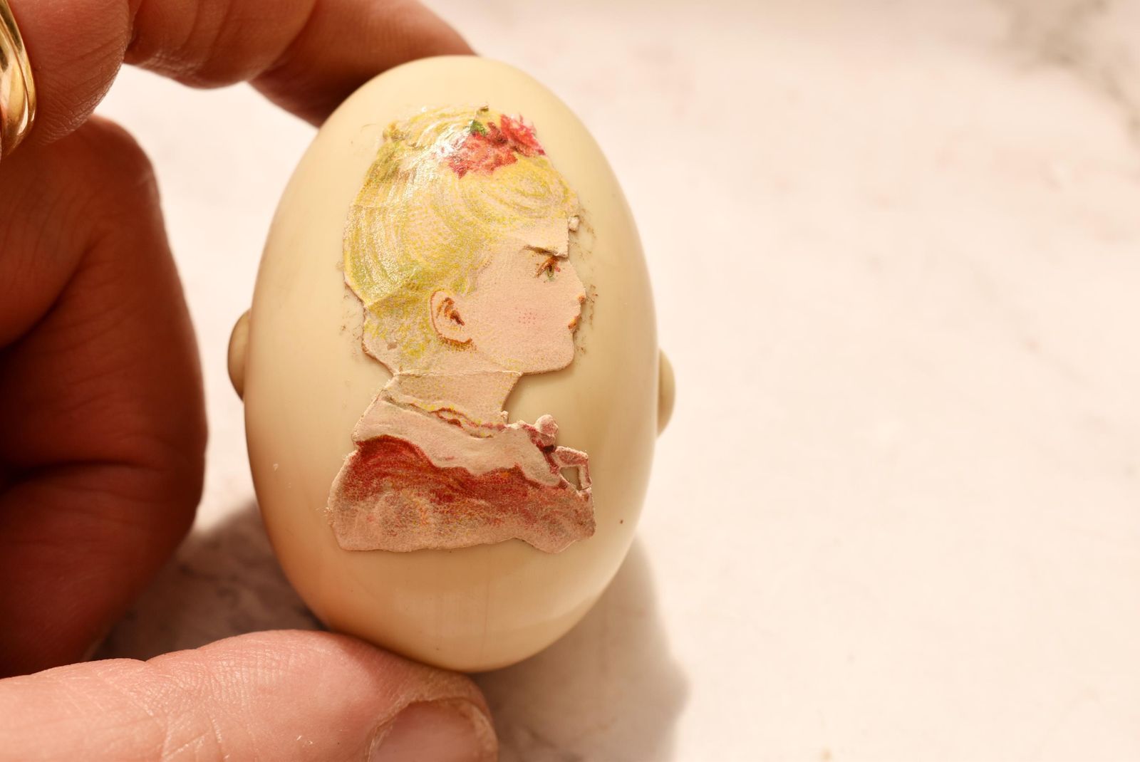 Victorian Celluloid Egg Etui   Decoupage Satin Lined With Powder Puff And Mirrored Holder