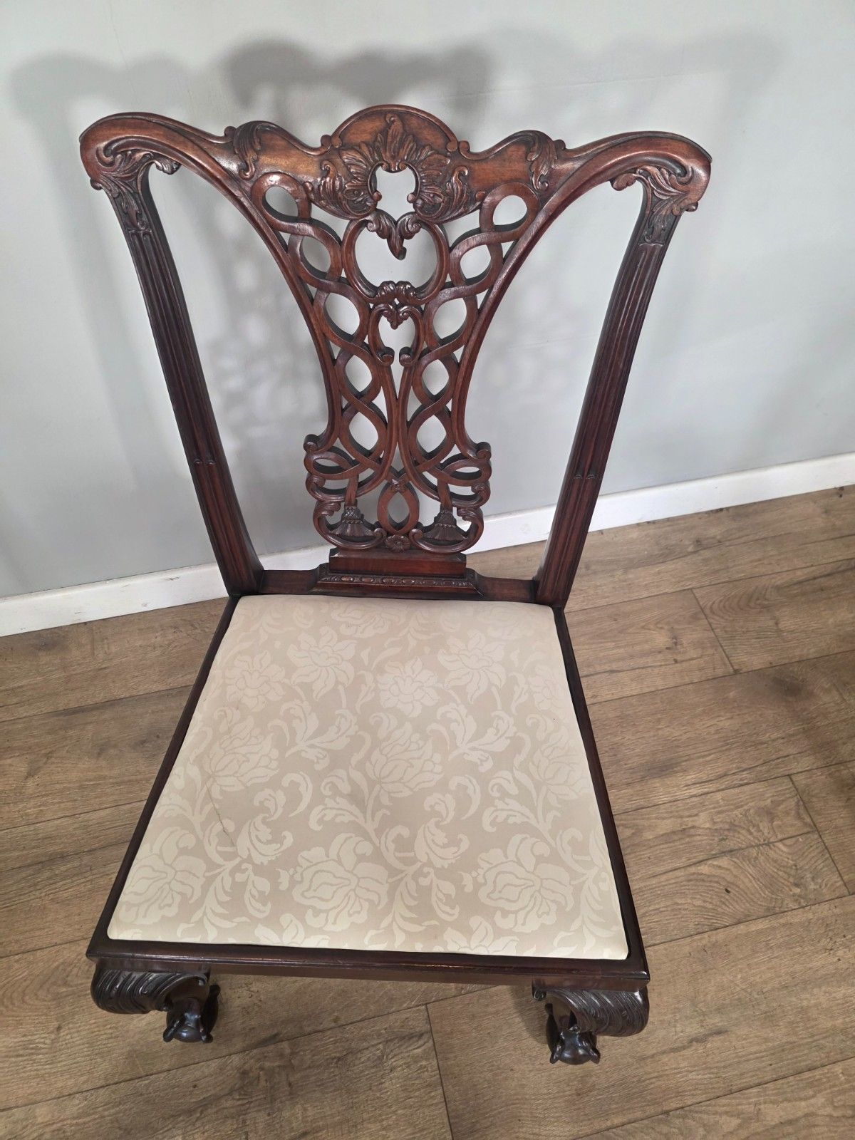 photo vinterior Antique Chippendale Style Mahogany Dining Chairs With Ball & Claw Feet 1910