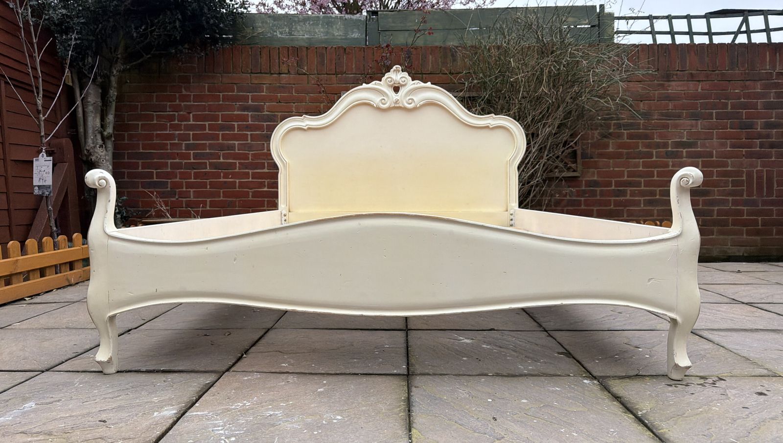 Gorgeous French Antique Leaf Style Double Bed Frame – Great Condition photo 600.0