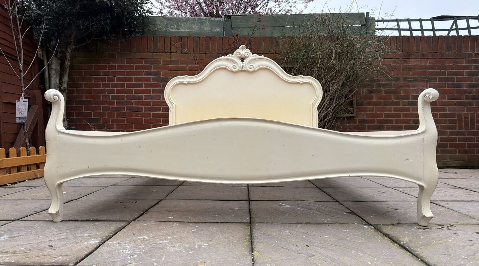 Gorgeous French Antique Leaf Style Double Bed Frame – Great Condition photo vintage